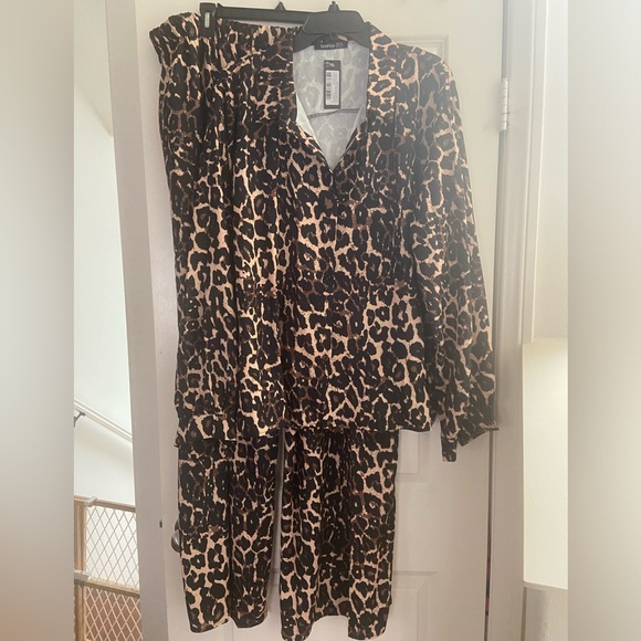 Boohoo leopard set - Picture 3 of 6